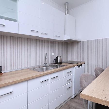 Apartments Villa Flamingo Makarska Esterno foto